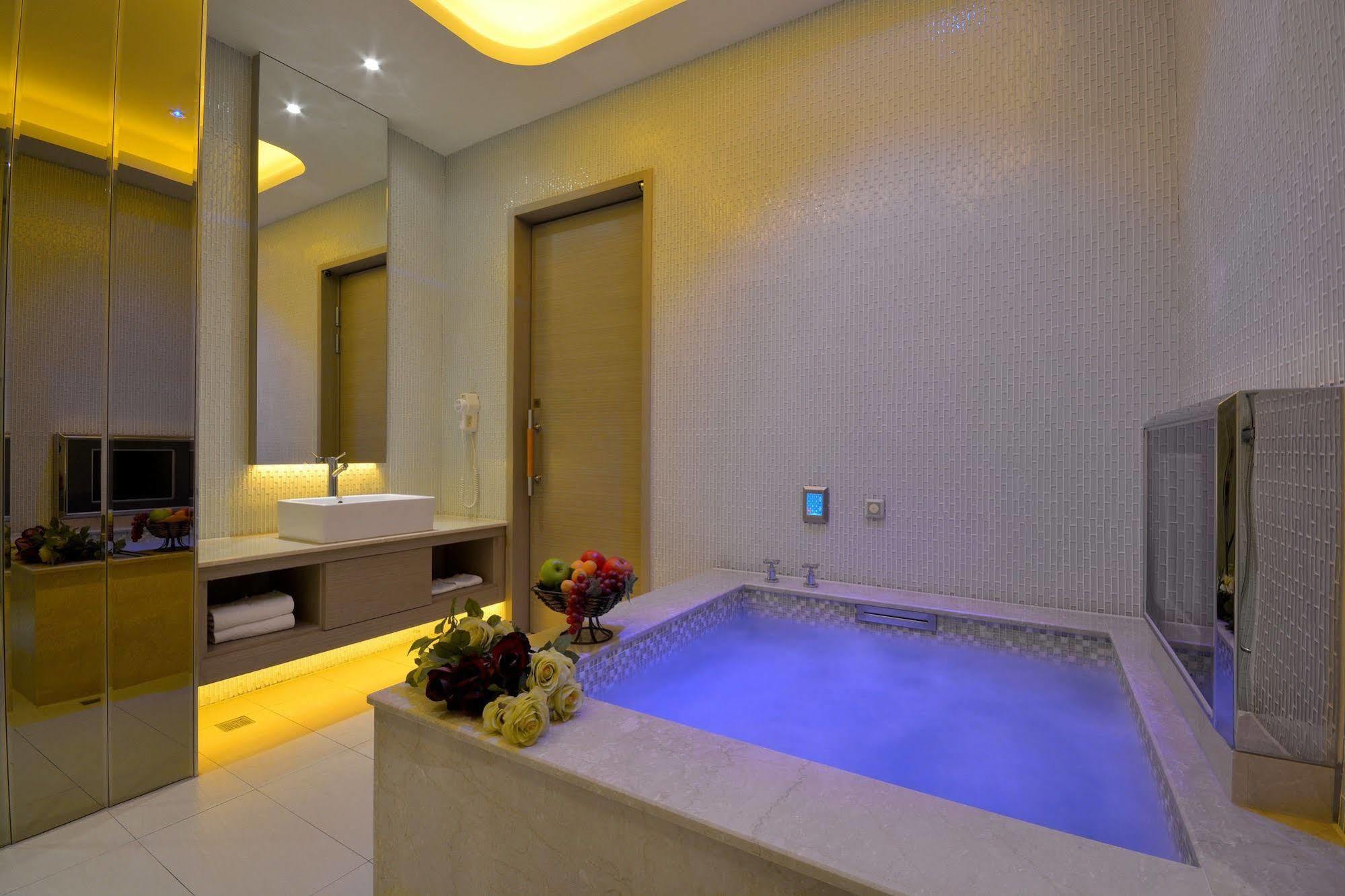 Hea Duenn Motel Taichung Buitenkant foto