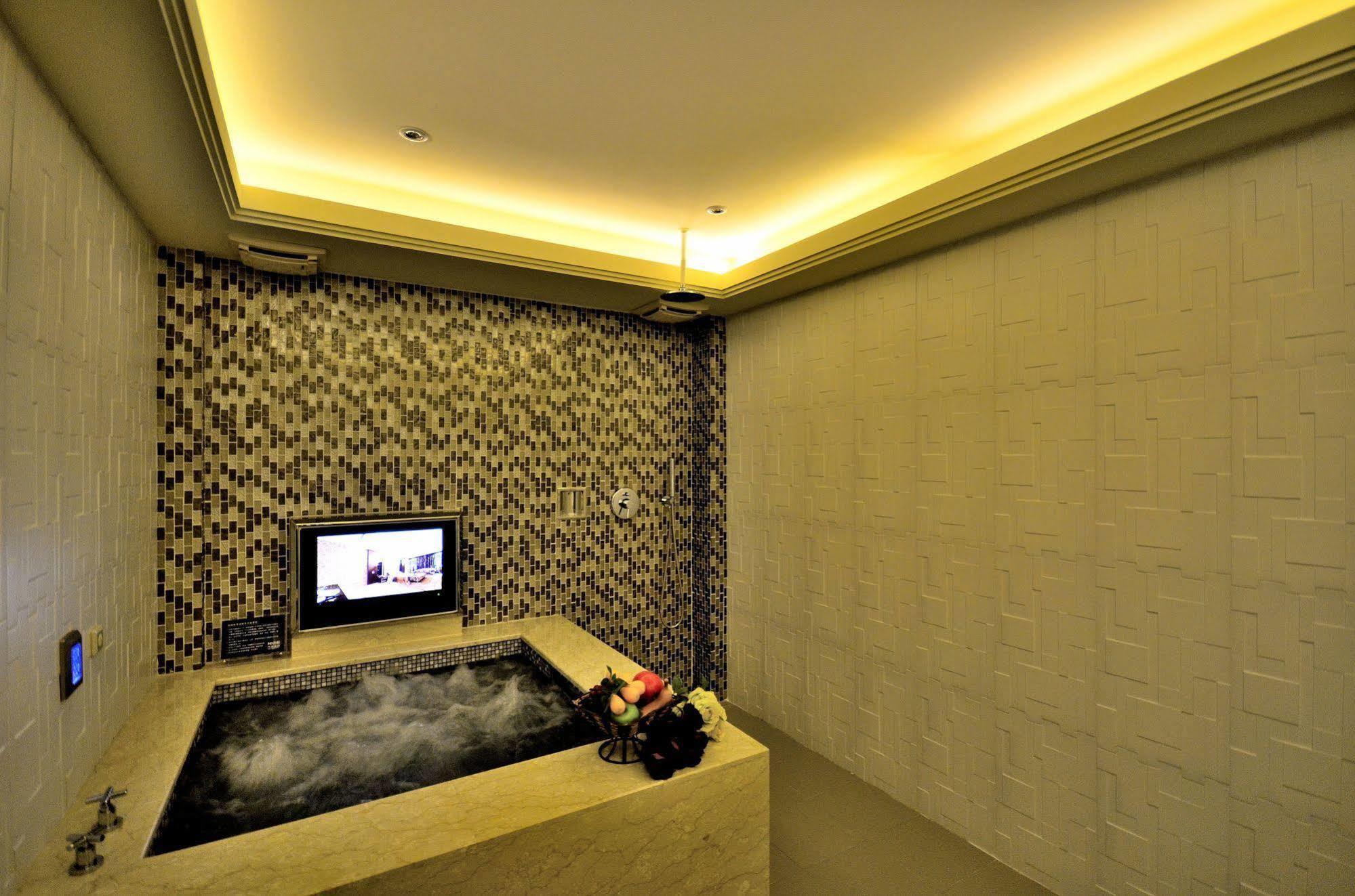 Hea Duenn Motel Taichung Buitenkant foto