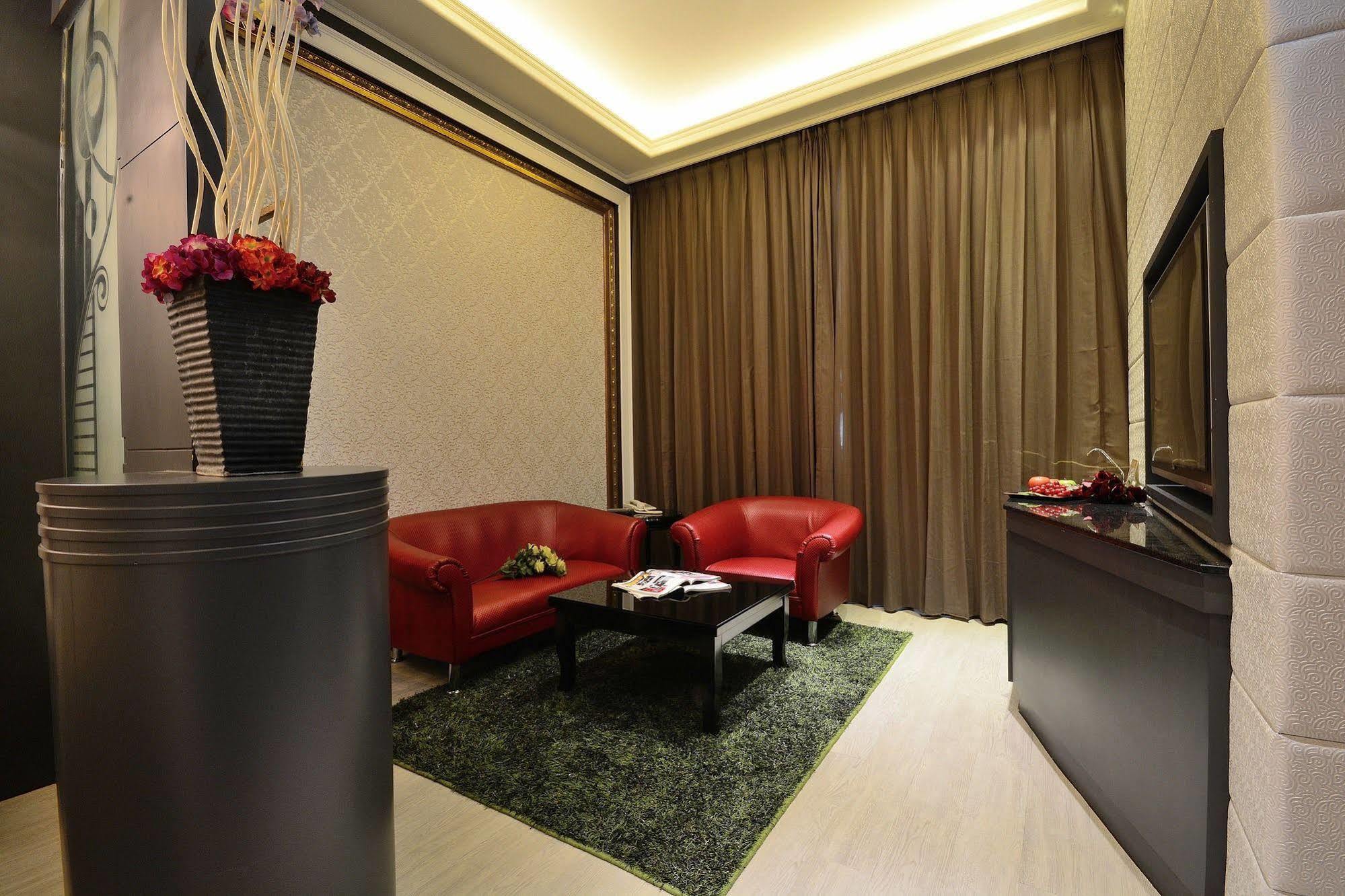 Hea Duenn Motel Taichung Buitenkant foto